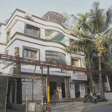 Super Townhouse The Upper Room Near Pune Airport Lohogaon Ngoại thất bức ảnh