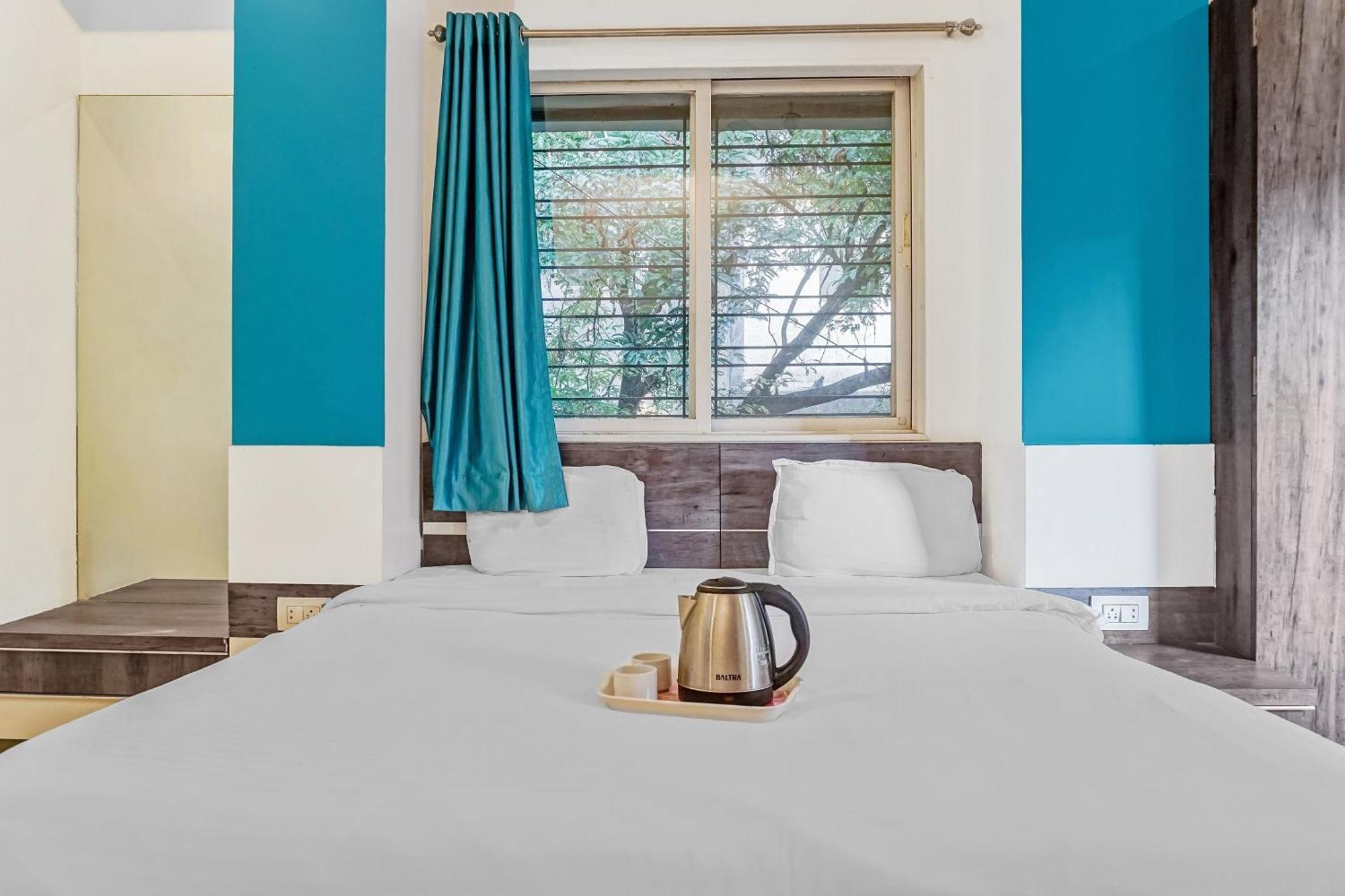 Super Townhouse The Upper Room Near Pune Airport Lohogaon Ngoại thất bức ảnh