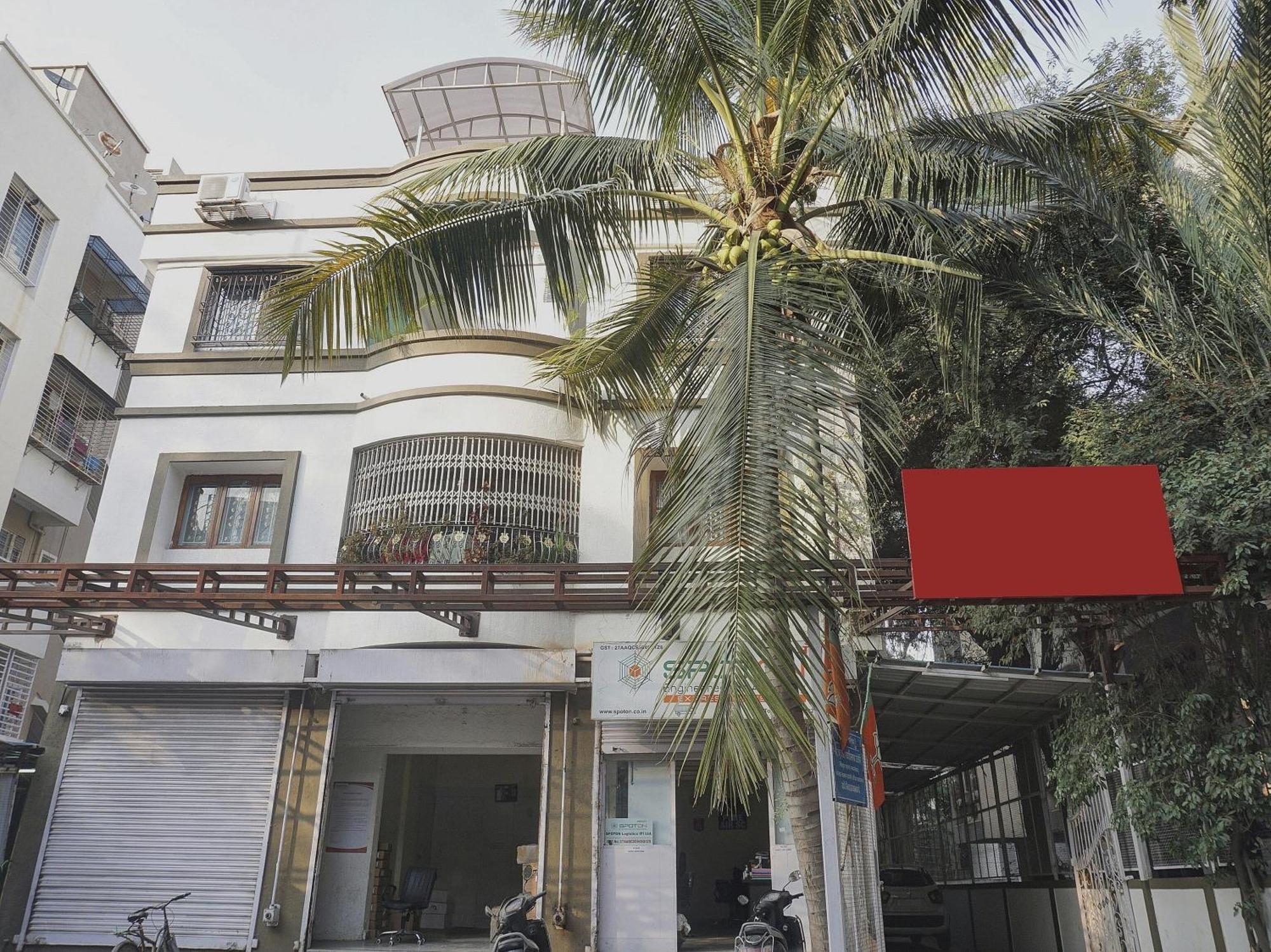 Super Townhouse The Upper Room Near Pune Airport Lohogaon Ngoại thất bức ảnh