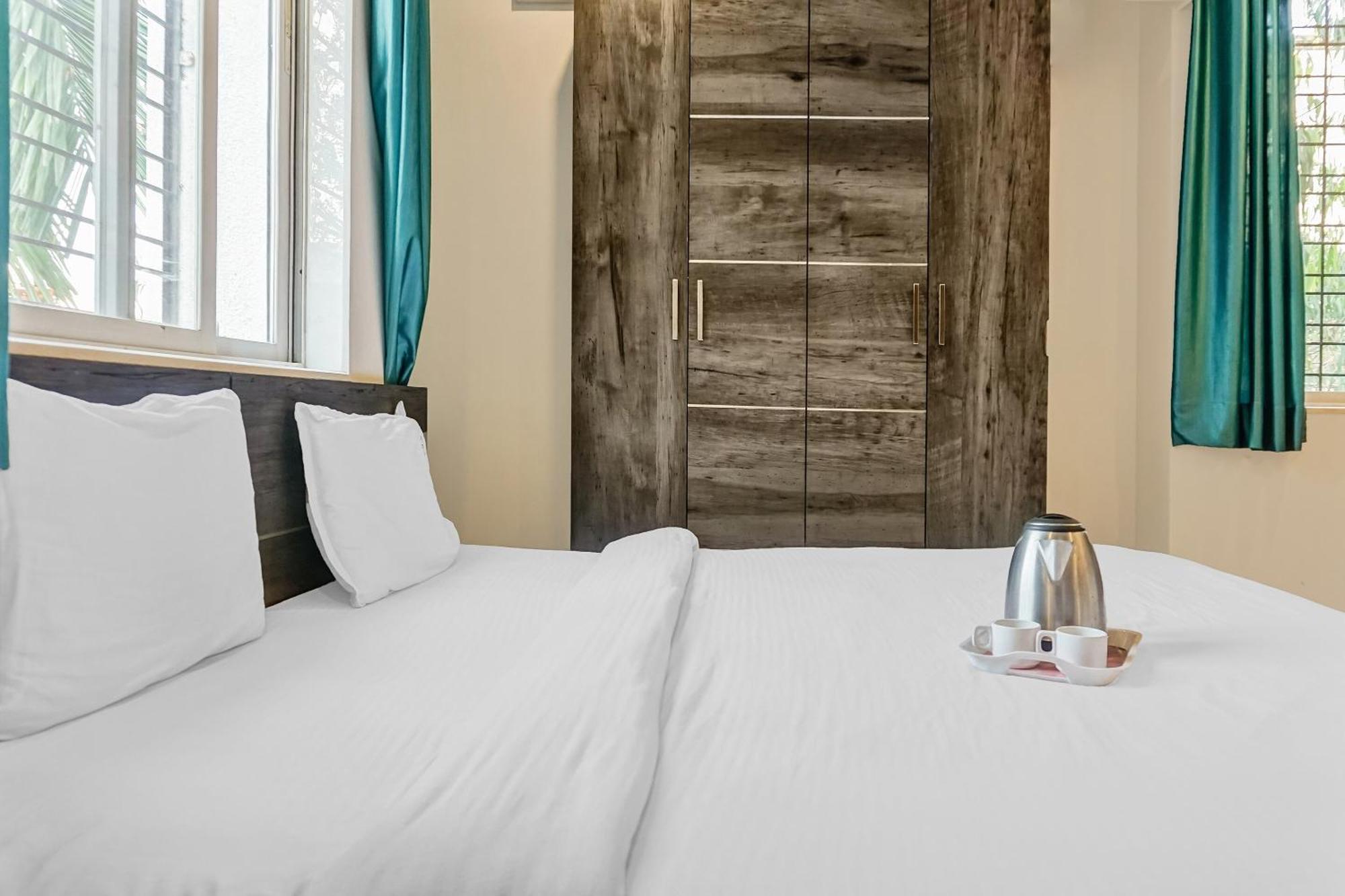 Super Townhouse The Upper Room Near Pune Airport Lohogaon Ngoại thất bức ảnh