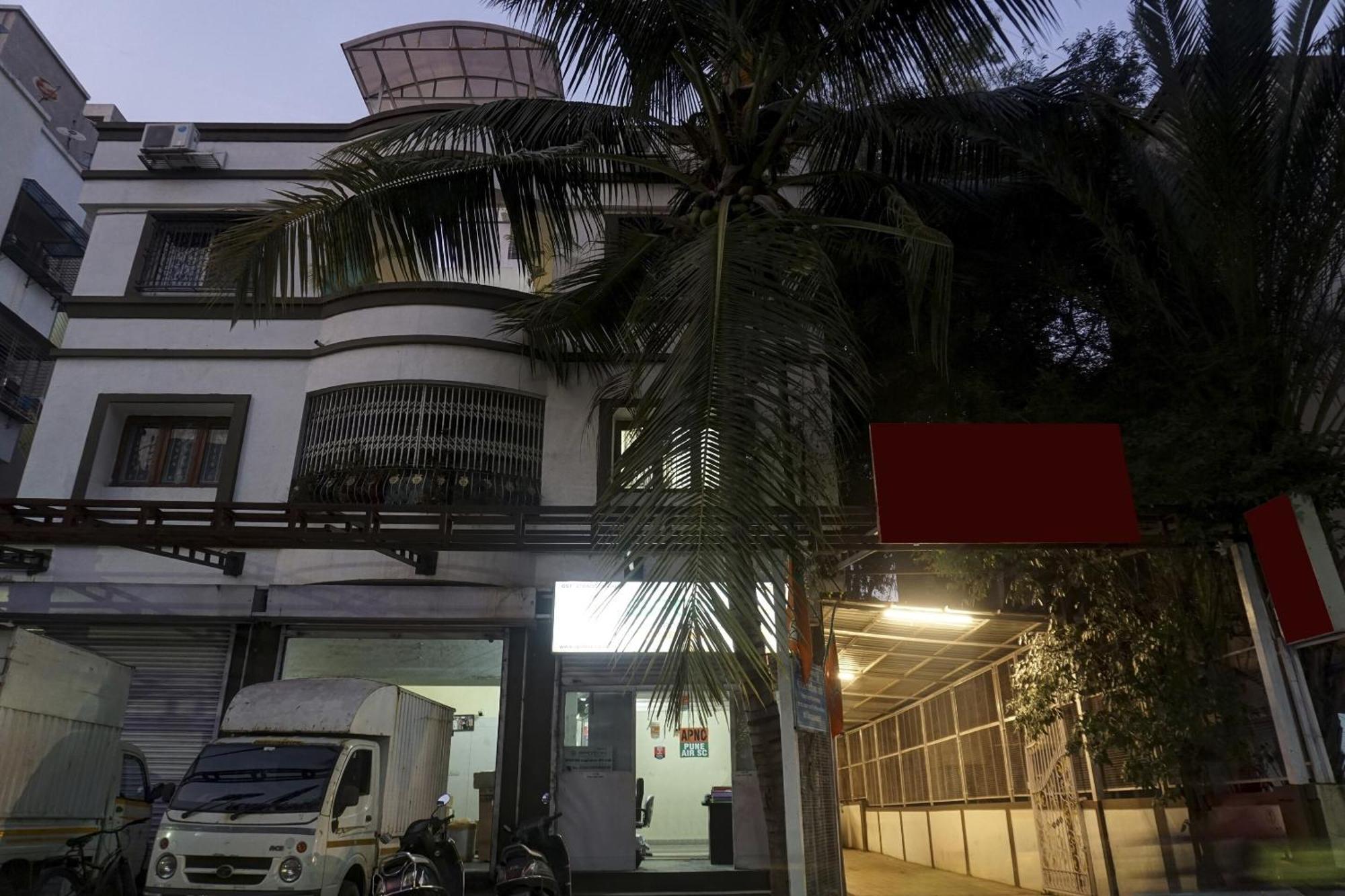 Super Townhouse The Upper Room Near Pune Airport Lohogaon Ngoại thất bức ảnh