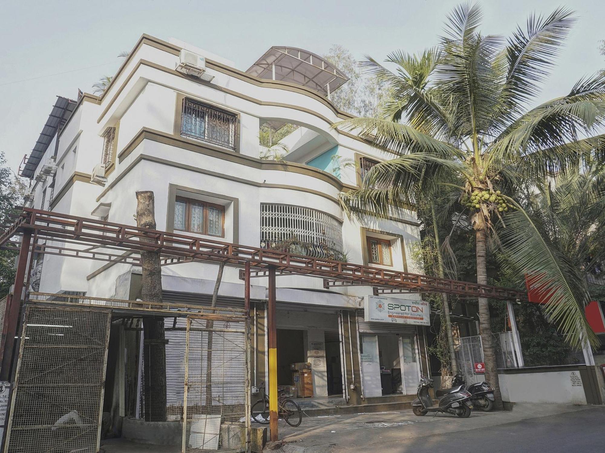 Super Townhouse The Upper Room Near Pune Airport Lohogaon Ngoại thất bức ảnh