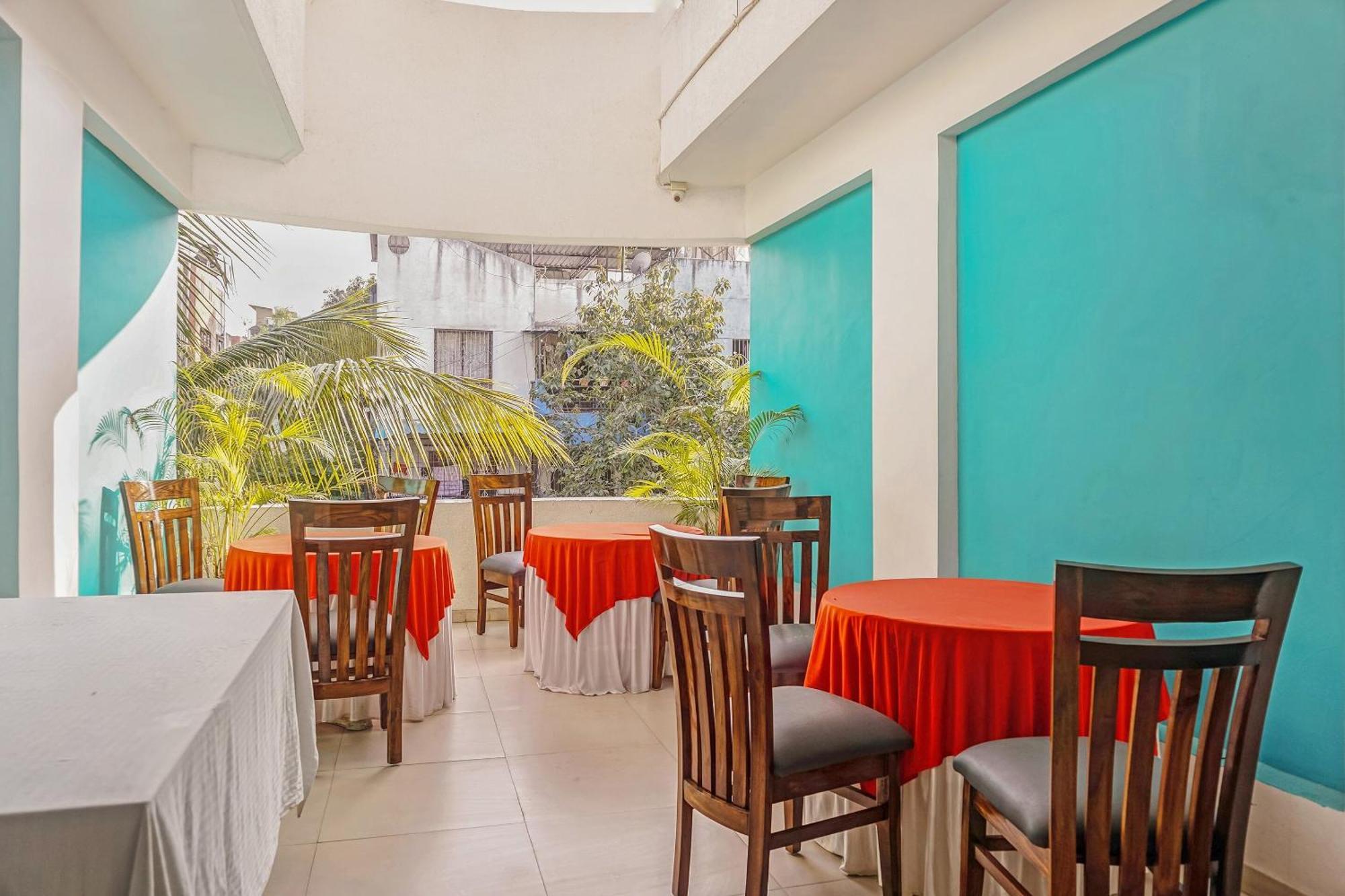Super Townhouse The Upper Room Near Pune Airport Lohogaon Ngoại thất bức ảnh