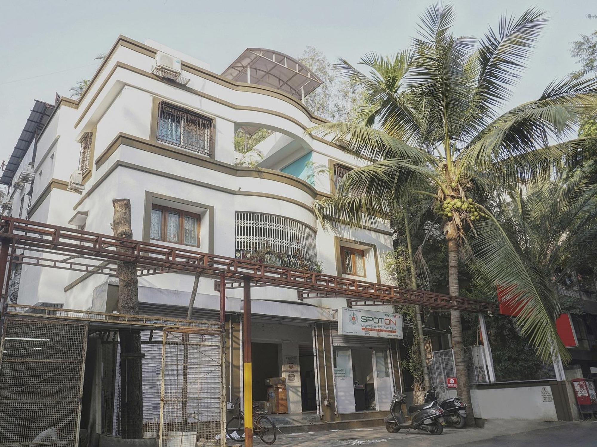 Super Townhouse The Upper Room Near Pune Airport Lohogaon Ngoại thất bức ảnh